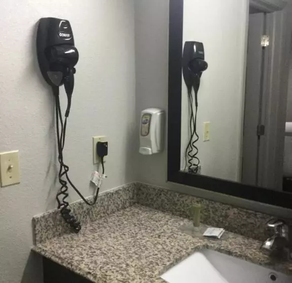 Отель Muskogee Inn And Suites