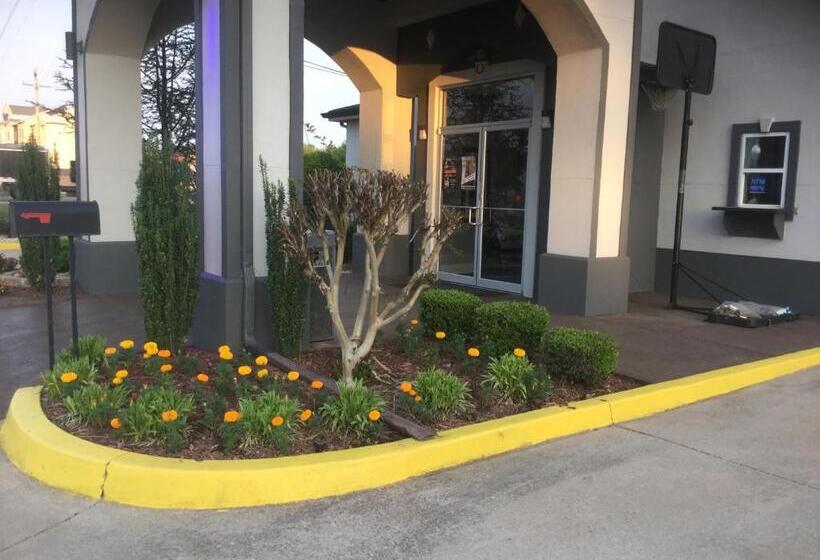 酒店 Muskogee Inn And Suites