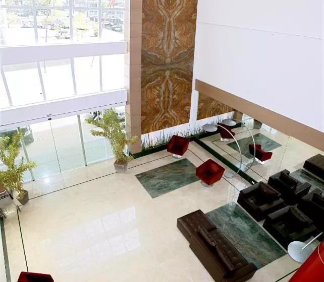 Отель Serra Grande Serra Es