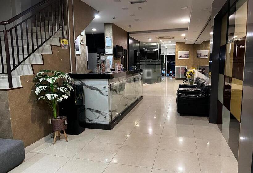 בית מלון כפרי Signature