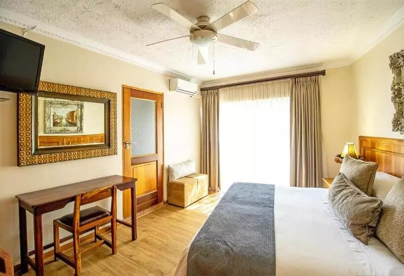 فندق Sunward Park Guest House & Conference Center