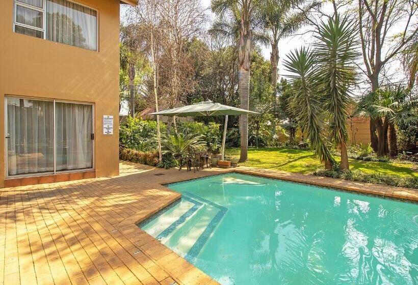 בית מלון כפרי Sunward Park Guest House & Conference Center