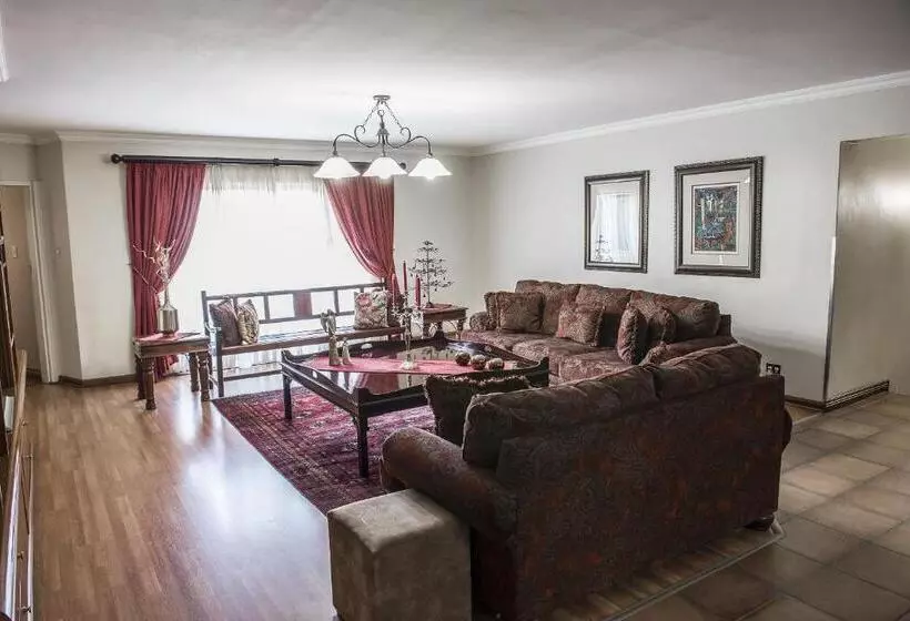 فندق Sunward Park Guest House & Conference Center