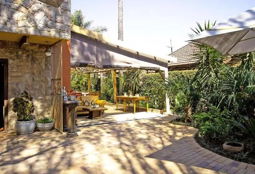 فندق Sunward Park Guest House & Conference Center