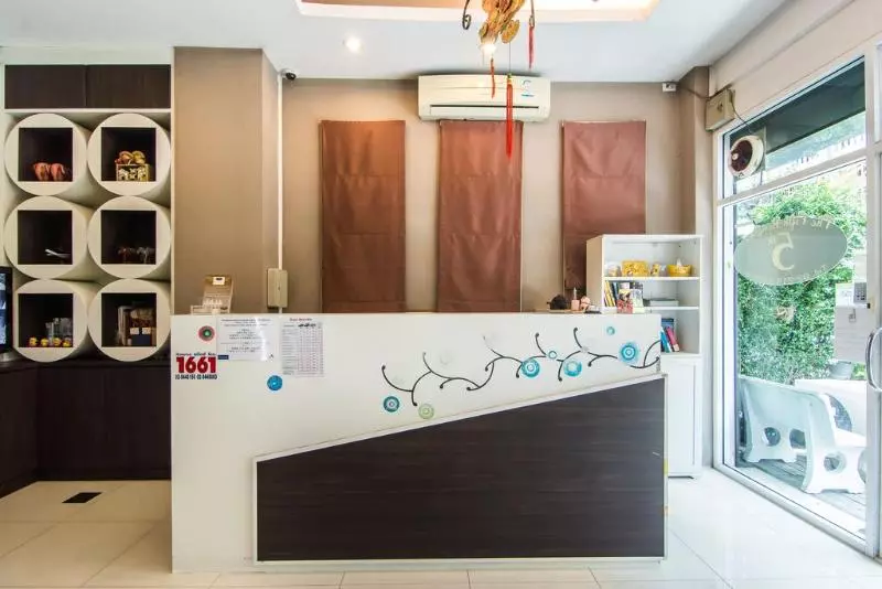 ホテル The Fifth Residence