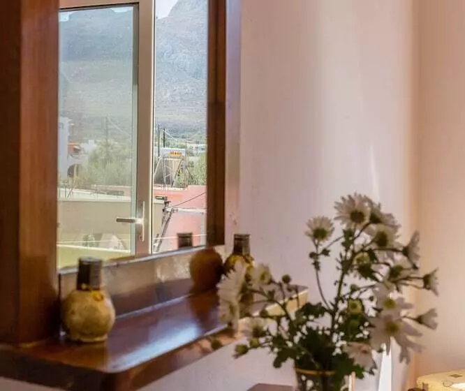 בית מלון כפרי Tsambika Sun