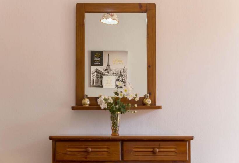 בית מלון כפרי Tsambika Sun