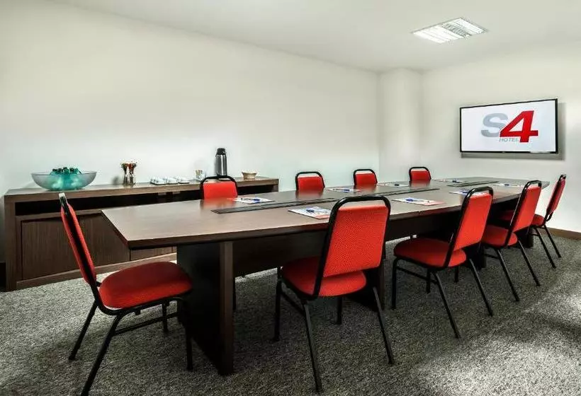 S4 Hotel águas Claras