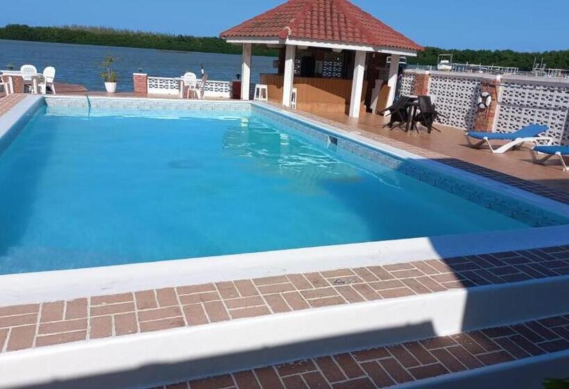 هتل Fisherman S Inn