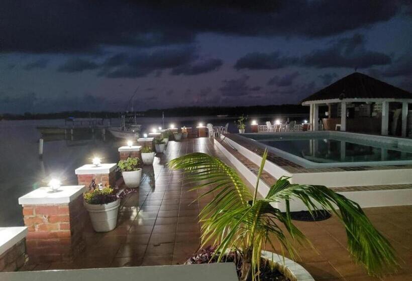 هتل Fisherman S Inn