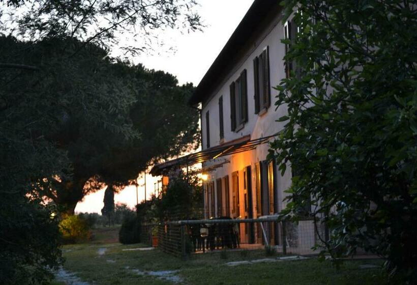 Отель Podere S.giulia   Casale S.giulia