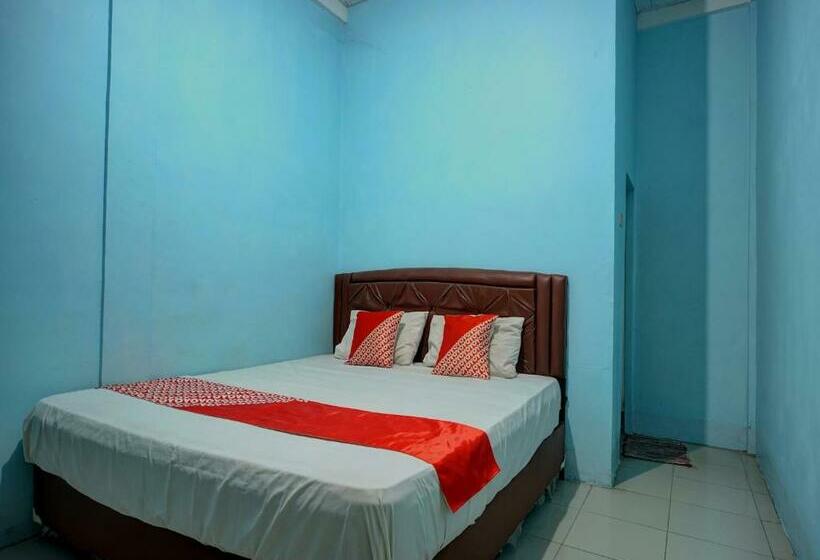 Spot On 91637 Hotel Adela