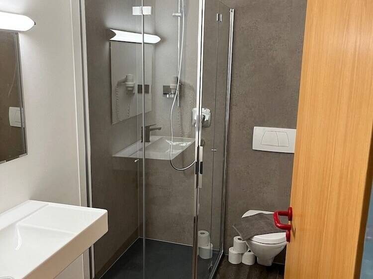 هاستل Eibinghof Bed & Breakfast & Swim