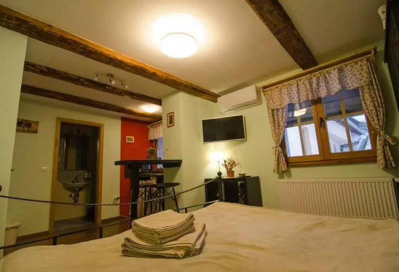 تختخواب و صبحانه Pr  Drašlerju