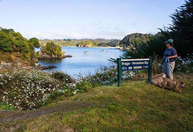 Bed and Breakfast Sails Ashore Lodge