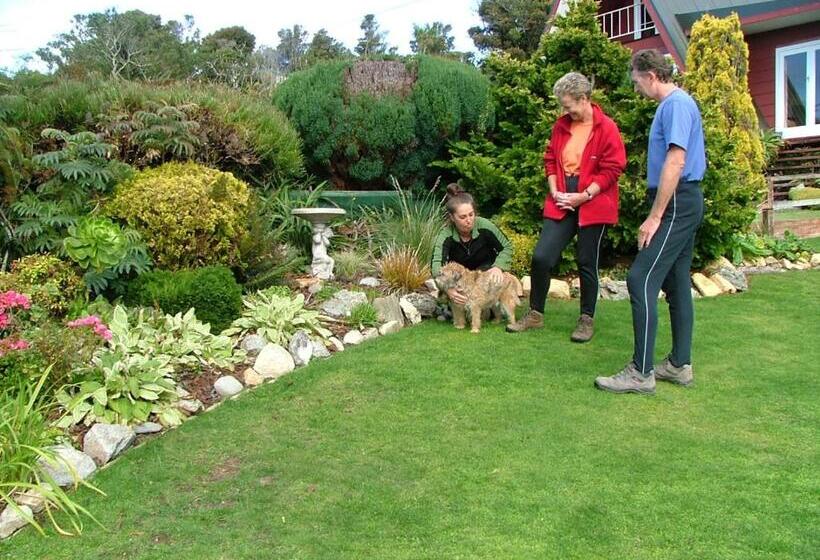 مبيت وإفطار Sails Ashore Lodge