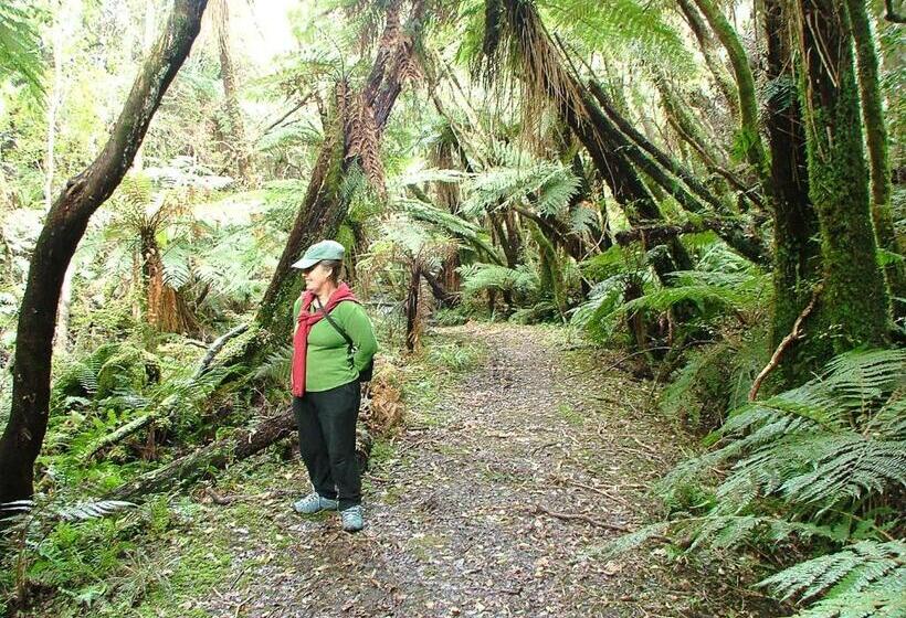 مبيت وإفطار Sails Ashore Lodge