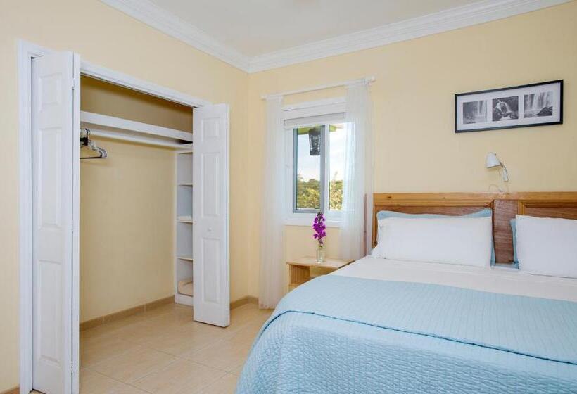 تختخواب و صبحانه Sir Charles Guest House