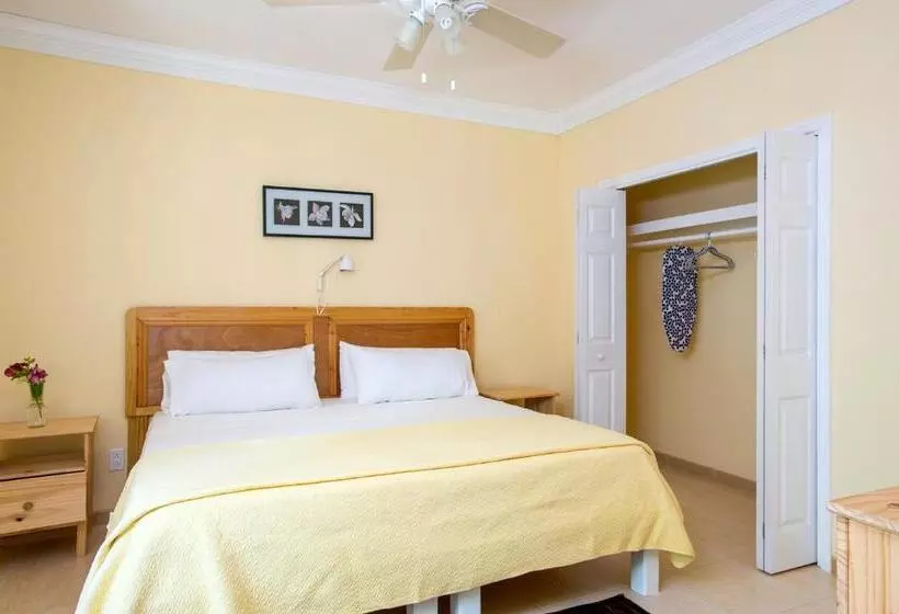 تختخواب و صبحانه Sir Charles Guest House