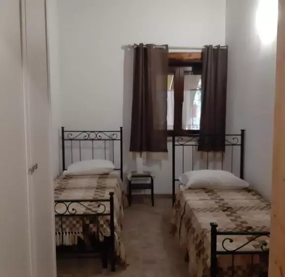 Hotelli Agriturismo Tre Monti
