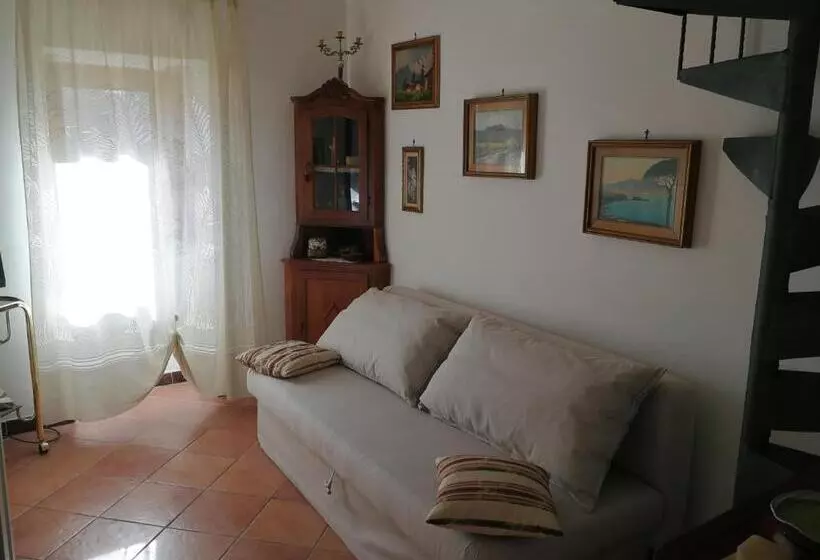 Hotelli Agriturismo Tre Monti