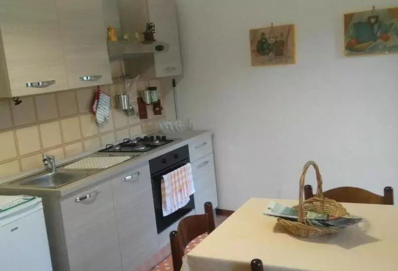Hotelli Agriturismo Tre Monti