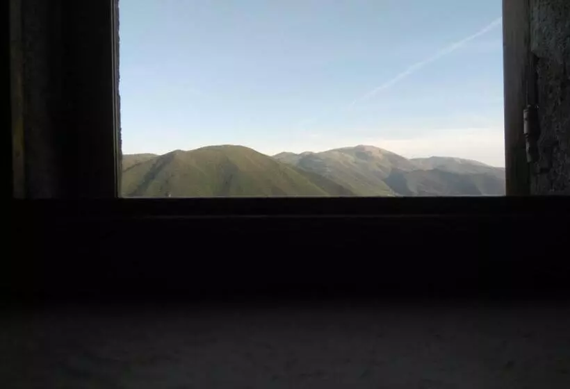 Hotelli Agriturismo Tre Monti