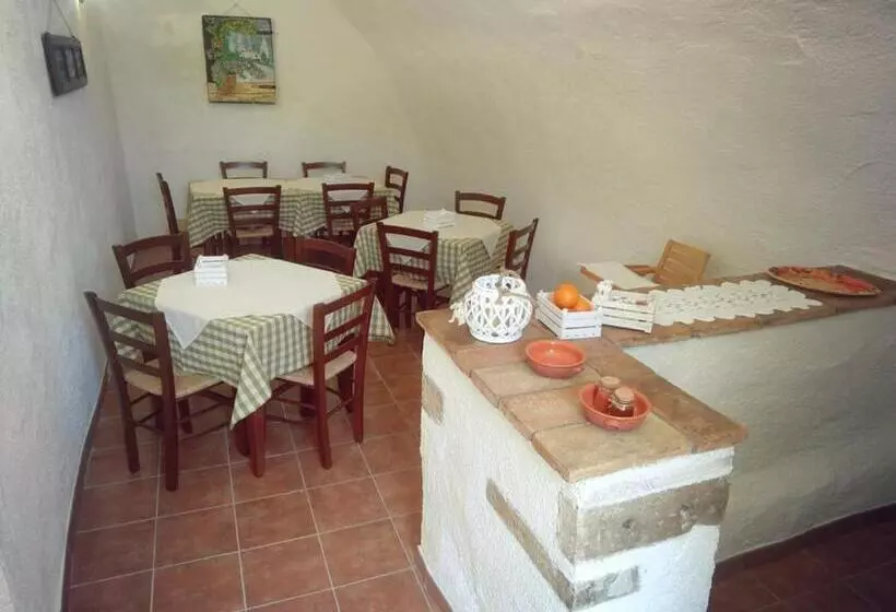 Hotelli Agriturismo Tre Monti