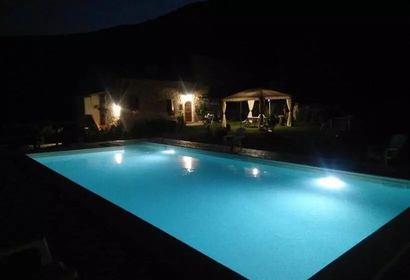 Hotelli Agriturismo Tre Monti