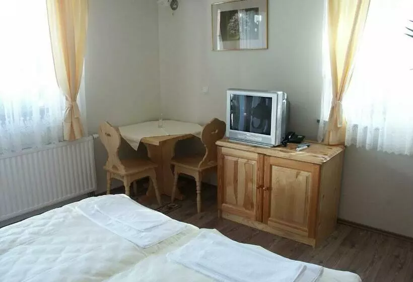 هتل Pri Lazarju Farm Stay