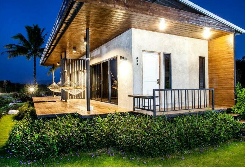 Otel White Knot Khao Yai