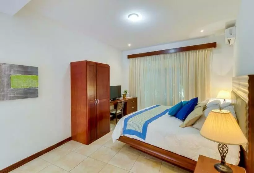 Ocotal Beach Club Hotel 1