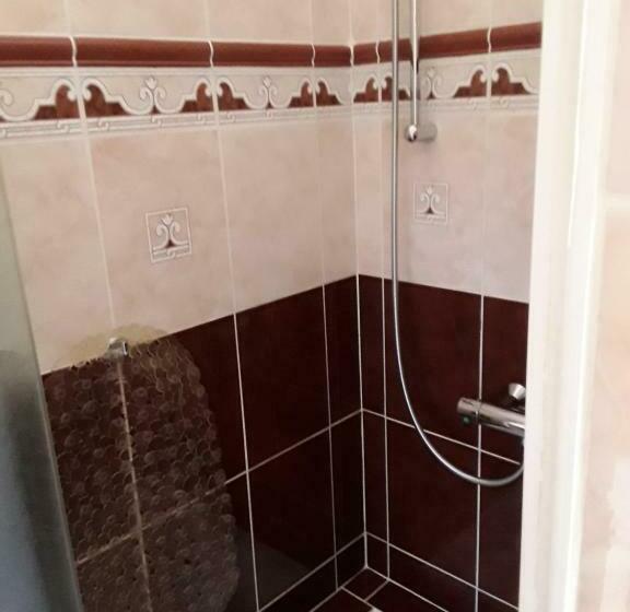 צימר Acacia/petunia