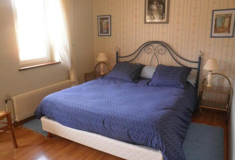 צימר Acacia/petunia