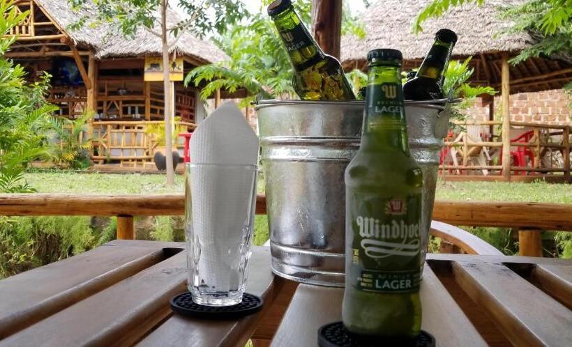 تختخواب و صبحانه Aivlys Lodge Kilimanjaro