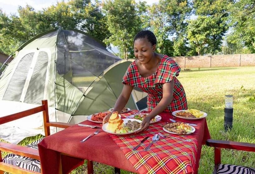 تختخواب و صبحانه Aivlys Lodge Kilimanjaro