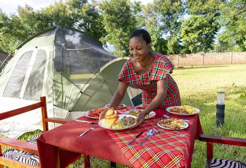 تختخواب و صبحانه Aivlys Lodge Kilimanjaro