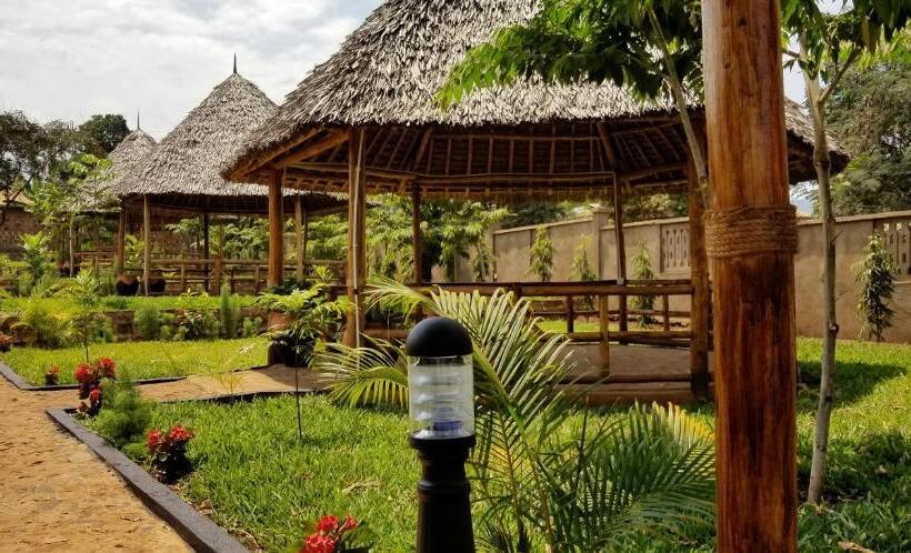 تختخواب و صبحانه Aivlys Lodge Kilimanjaro