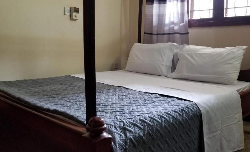 تختخواب و صبحانه Aivlys Lodge Kilimanjaro