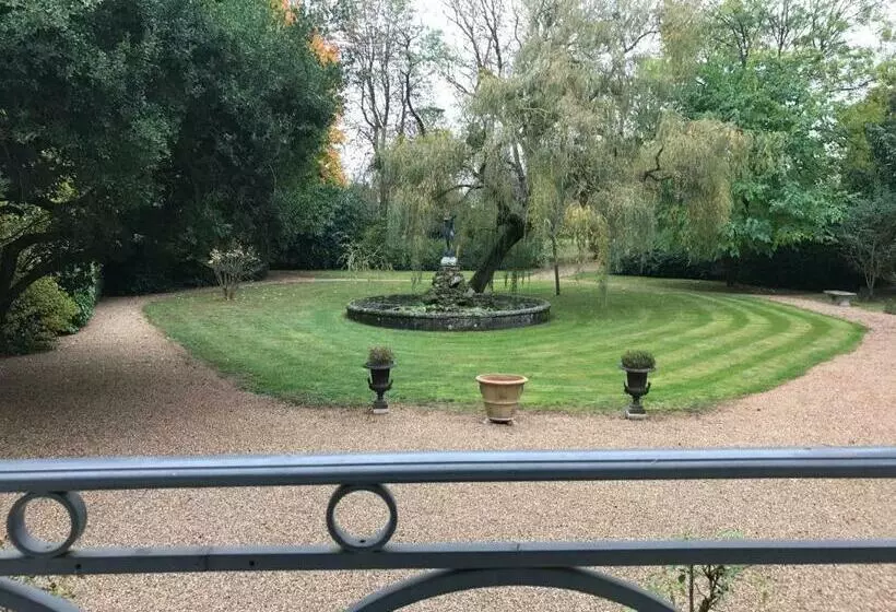 Aamiaismajoitus (B&B) Le Clos Du Cèdre