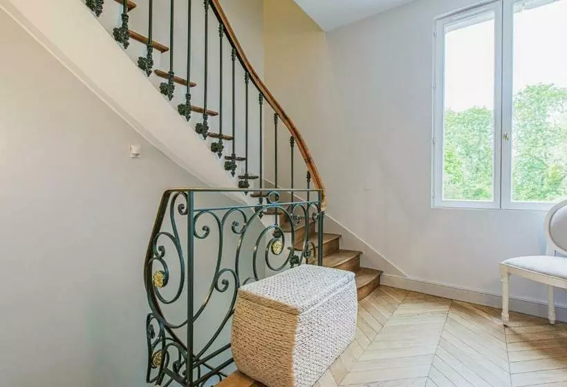 Aamiaismajoitus (B&B) Le Clos Du Cèdre