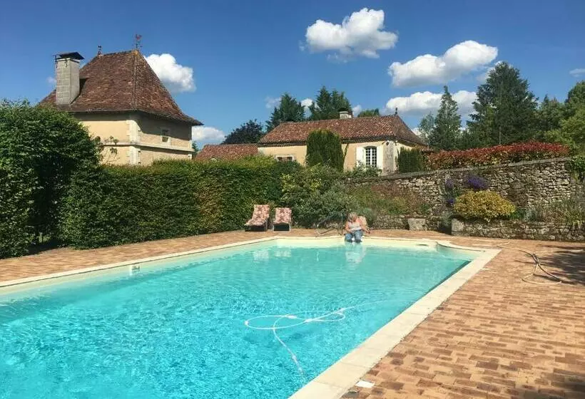 Aamiaismajoitus (B&B) Les Deux Colombiers