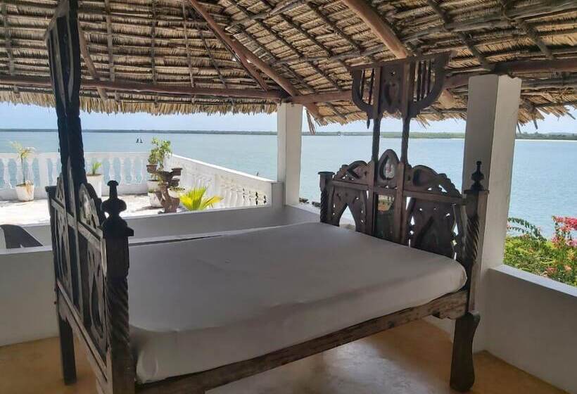 تختخواب و صبحانه Shela Bahari