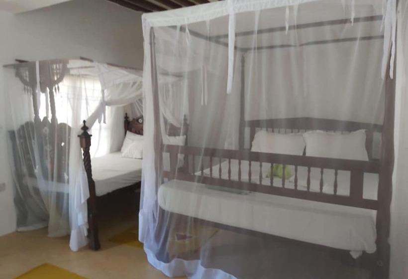 تختخواب و صبحانه Shela Bahari