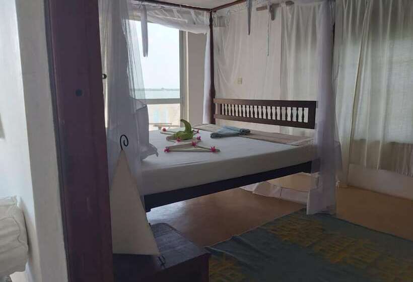 تختخواب و صبحانه Shela Bahari