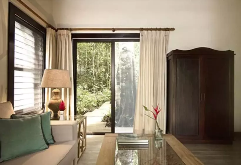 هتل Jungle Lodge Tikal Hostal