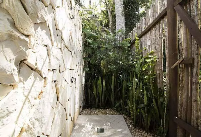 هتل Jungle Lodge Tikal Hostal