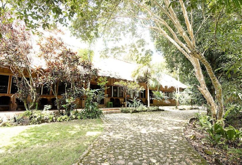 هتل Jungle Lodge Tikal Hostal
