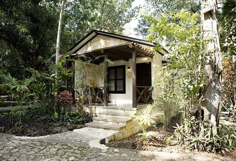 هتل Jungle Lodge Tikal Hostal