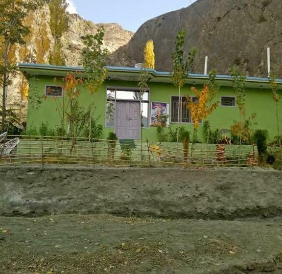 هتل Manokur E Bassa